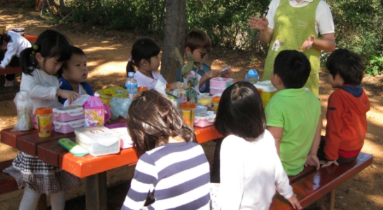 숲속부페 이미지