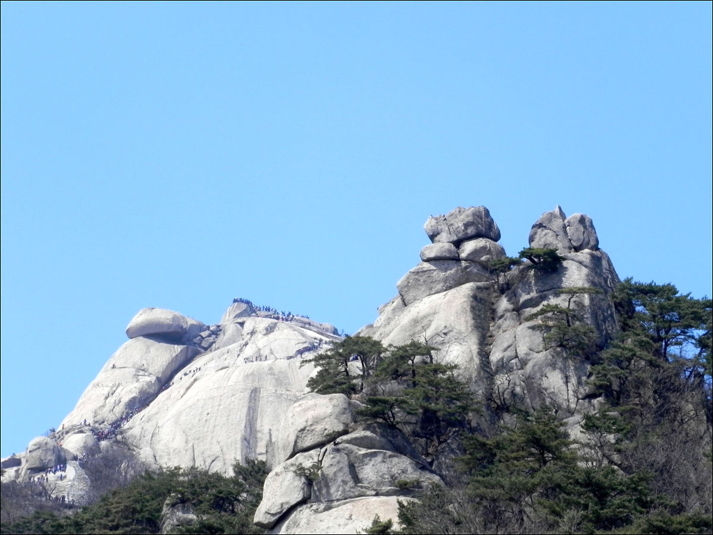 북한산의 만경대.백운대.인수봉 이미지