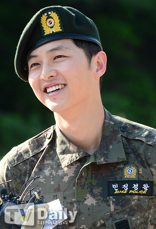 22사단 수색대대 출신 송중기 | 인스티즈