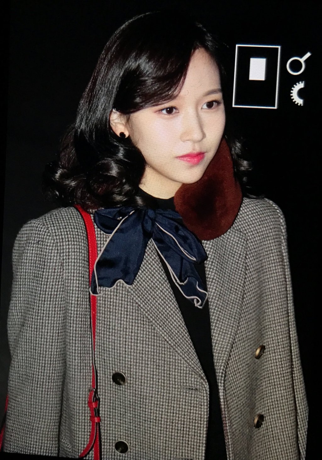 [트와이스] 고급진 느낌이 많이 나는 복고컨셉 출근길 미나 | 인스티즈
