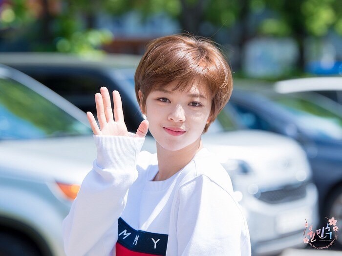 [트와이스] 걸크러쉬가아닌 휴먼크러쉬하는 정여니 짤들.jpg | 인스티즈