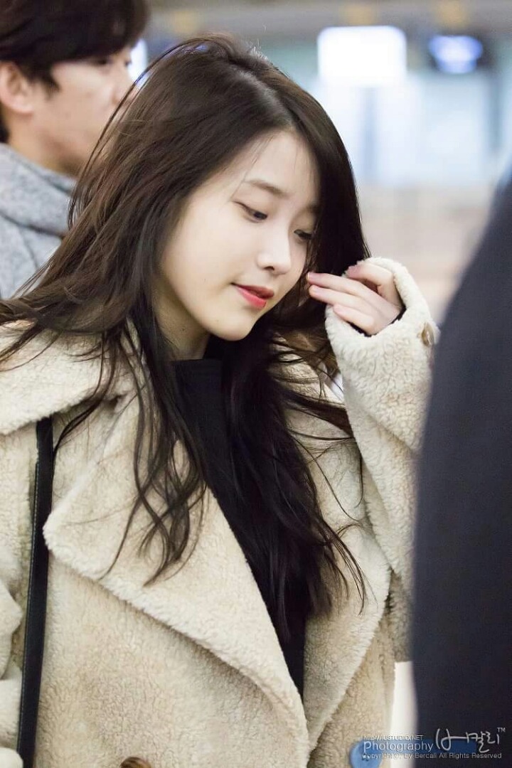 출국하는 아이유 | 인스티즈