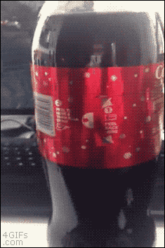 코카콜라 크리스마스 페트병.gif | 인스티즈