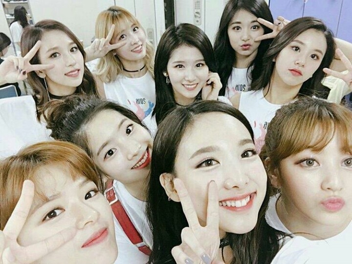 트와이스 JYP콘끝난후 단체샷 | 인스티즈