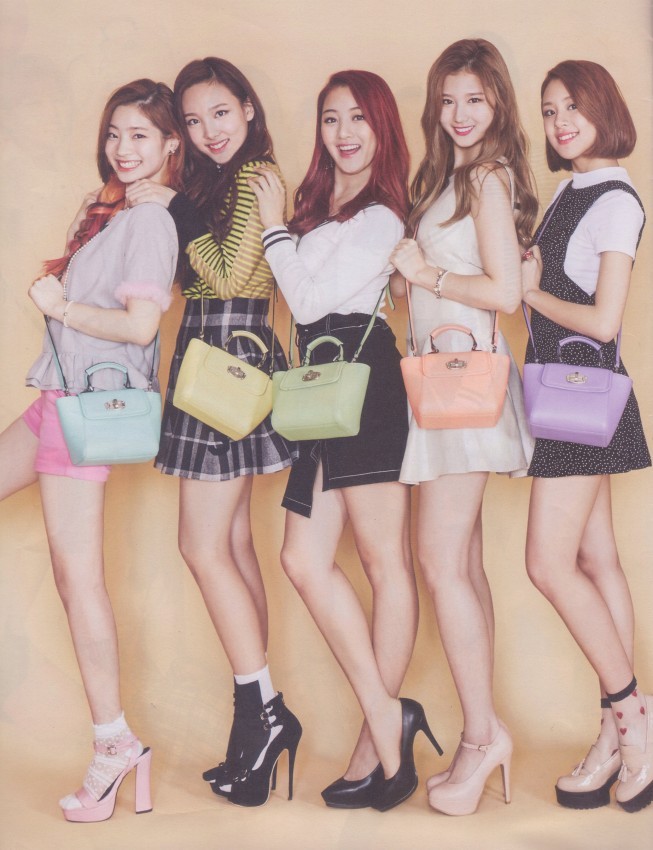 옆으로 선 트와이스.jpg | 인스티즈