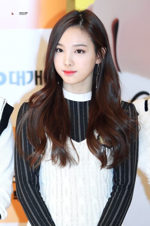 [트와이스] 서열9위 토끼언니 맏내 나연 짤들.jpg | 인스티즈