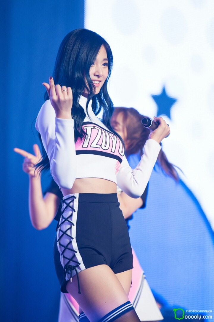 토요일이라서 쯔위 | 인스티즈