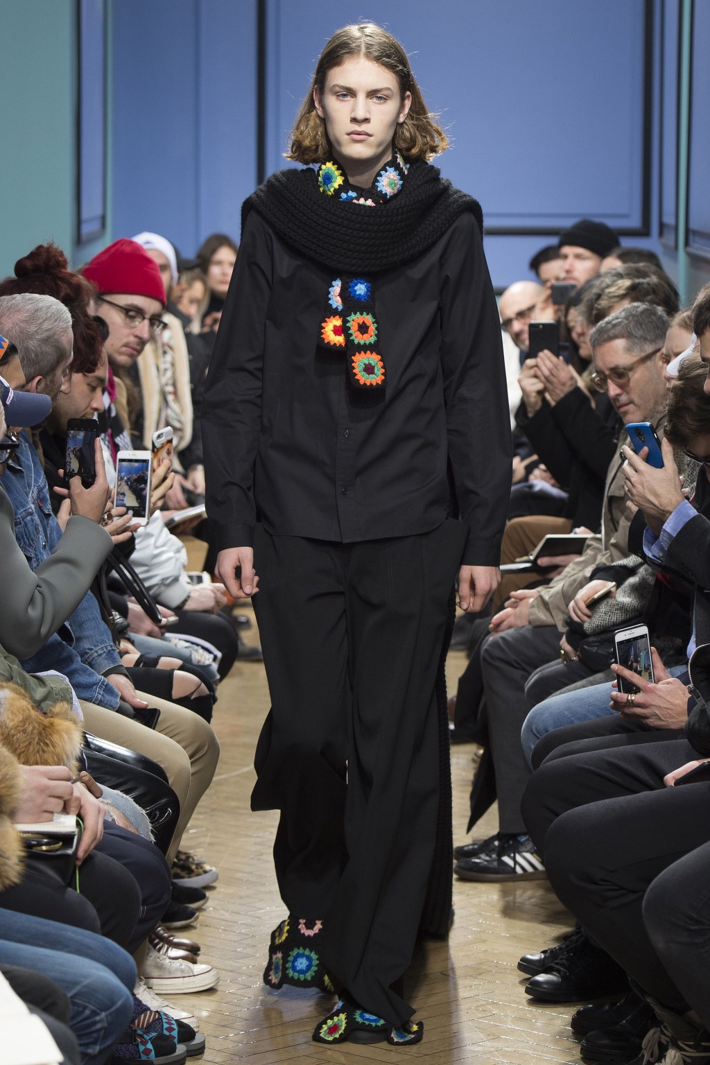 로에베 수석 디자이너 J.W Anderson 2017.18 F/W 남성복 컬렉션 | 인스티즈