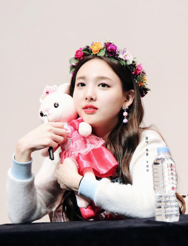 170311 레알 이쁜 토끼같은 나연이 | 인스티즈