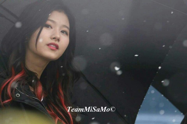 오늘자 사나 나연 | 인스티즈