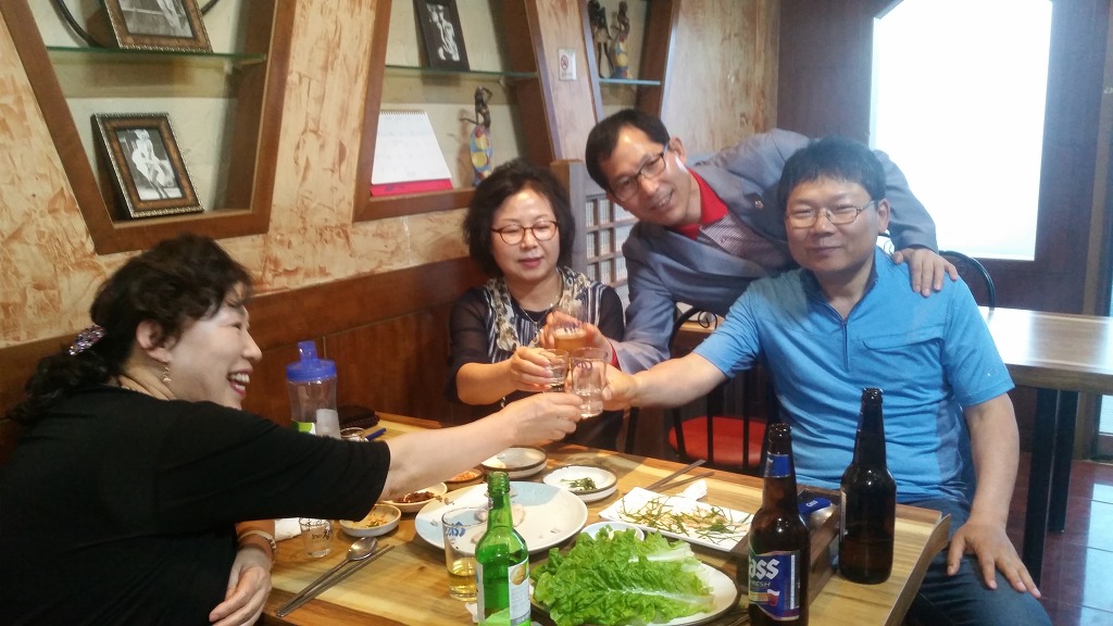 황금 돼지 포차 이미지