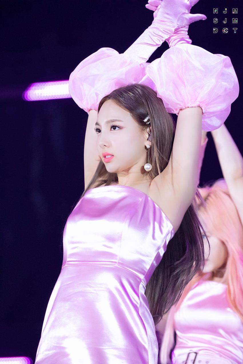 핑크핑크 열매 먹은 나연이 | 인스티즈
