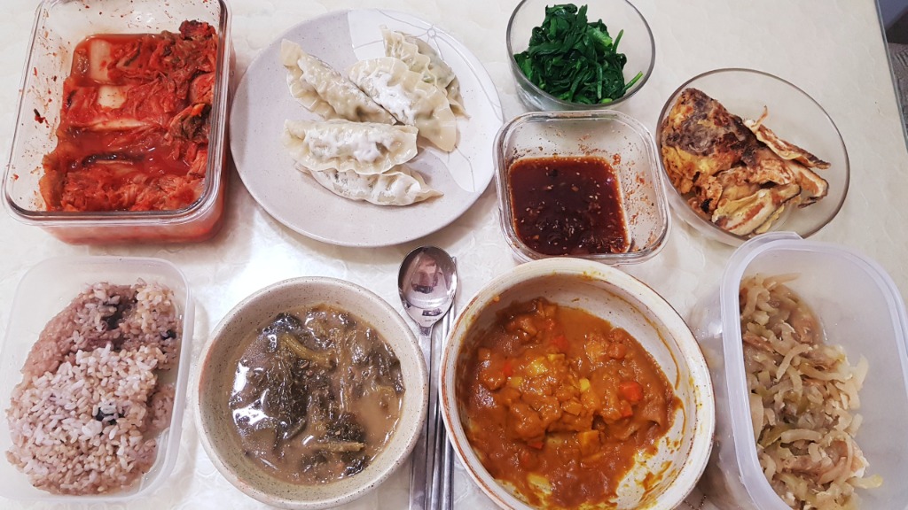 진짜 현실적인 집에서 혼밥하기 | 인스티즈