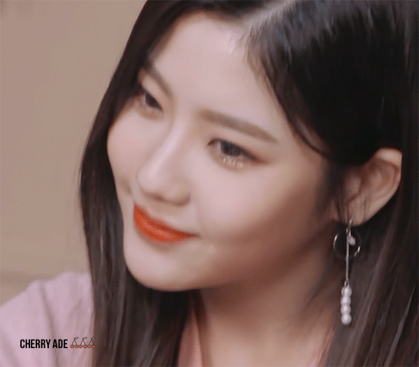 구구단 막내 미모.gif | 인스티즈