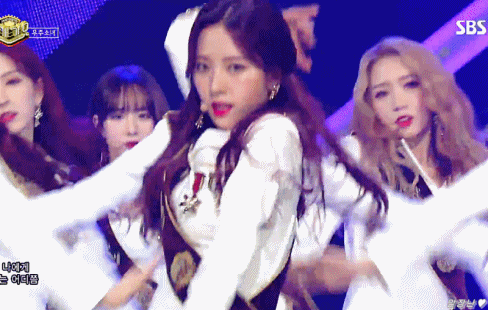 인기가요 우주소녀 성소,보나.gif | 인스티즈
