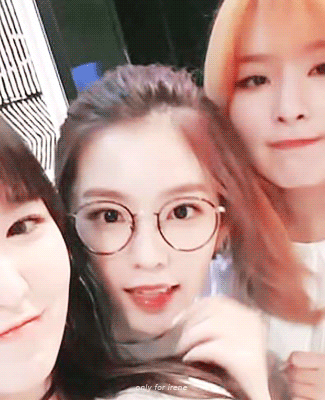 안경을 써도 예쁜 아이린.gif | 인스티즈