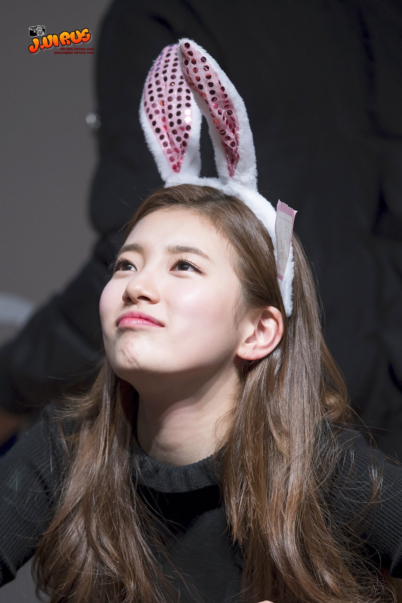 오늘이 생일인 수지.jpgif | 인스티즈