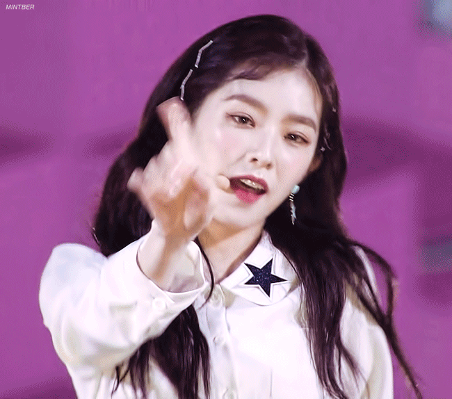 살짝 웃는 아이린.gif | 인스티즈