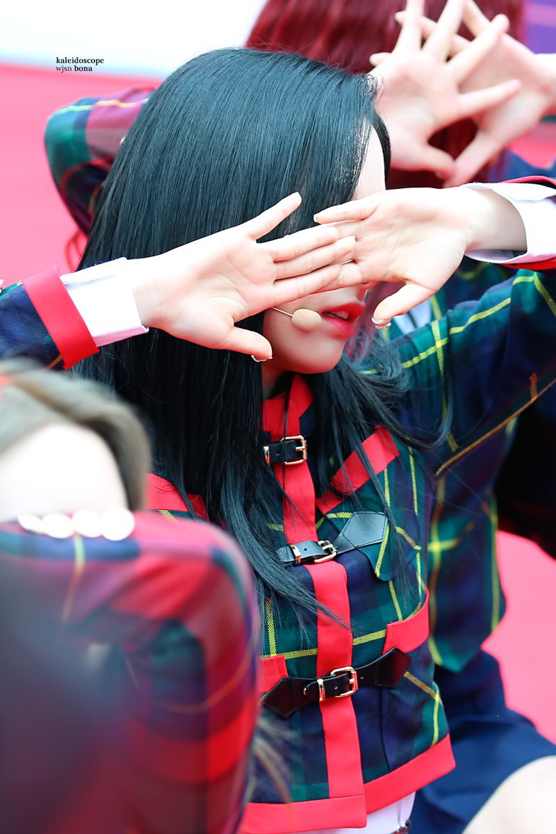 비쥬얼은 아이돌 톱클래스인 우주소녀 보나.jpg | 인스티즈