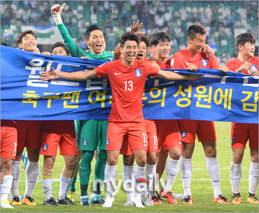 눈물까지 흘리면서 가장 격하게 기뻐한 선수.jpg | 인스티즈
