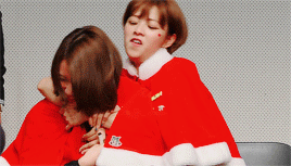 막내들을 대하는 트와이스 정연의 온도차 . gif | 인스티즈
