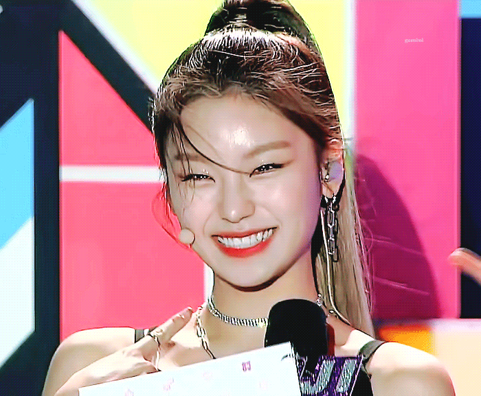 솔직히 좀 귀여운 ITZY 예지.jpgif | 인스티즈