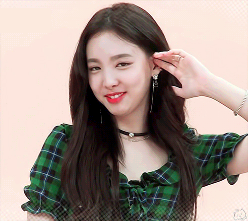 아이돌룸에서 겁나 이쁘고 귀엽고 섹시하고 다 해버린 나연이 | 인스티즈