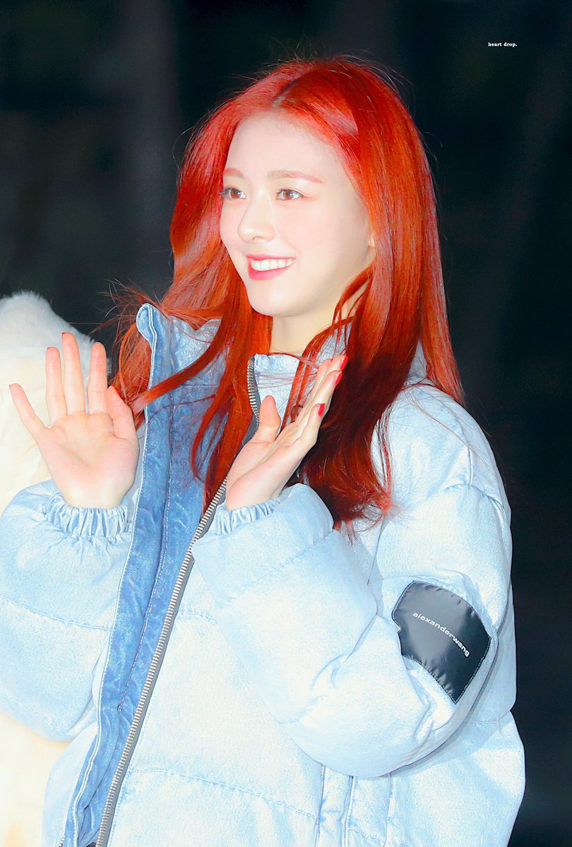 빨간머리가 잘어울리는 ITZY 유나.jpgif | 인스티즈