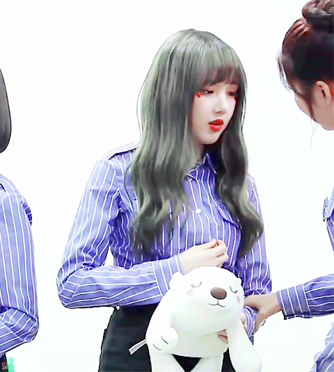 끼부리는 예린이.gif | 인스티즈